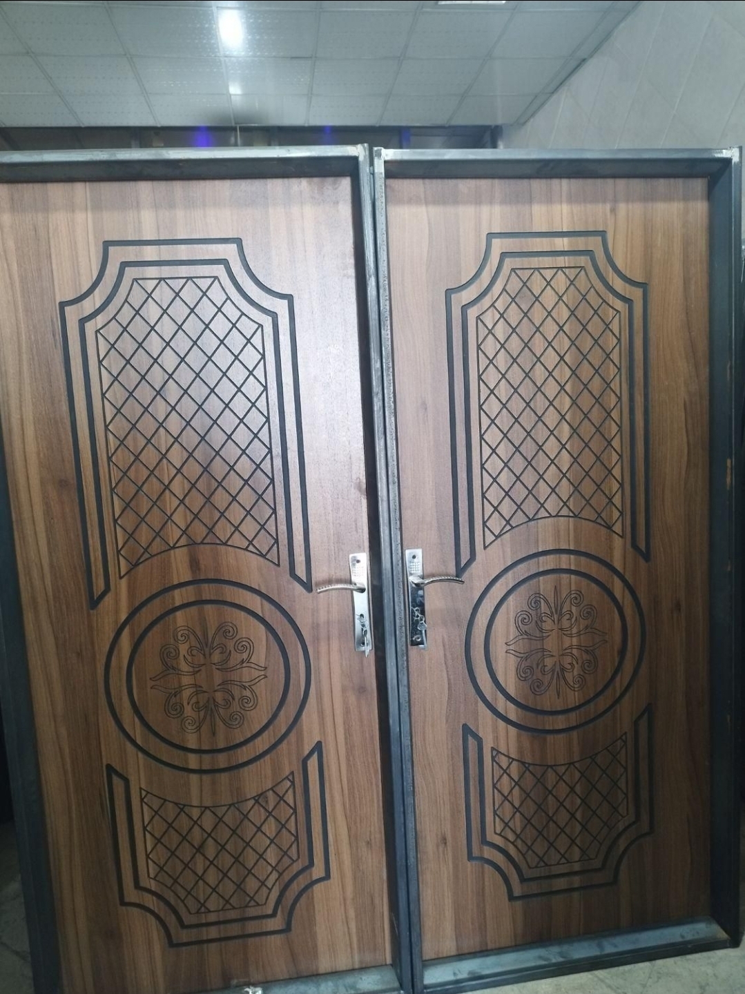درب با چهارچوب فلزی فرانسوی لامینوکس کد ۲۰۹